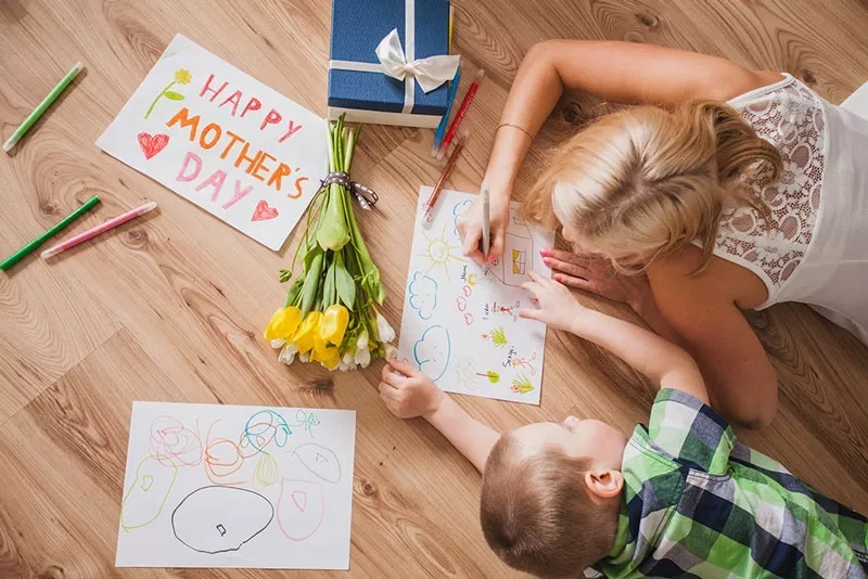 4 προτάσεις δώρων για την ημέρα της μητέρας. Προλαβαίνεις!